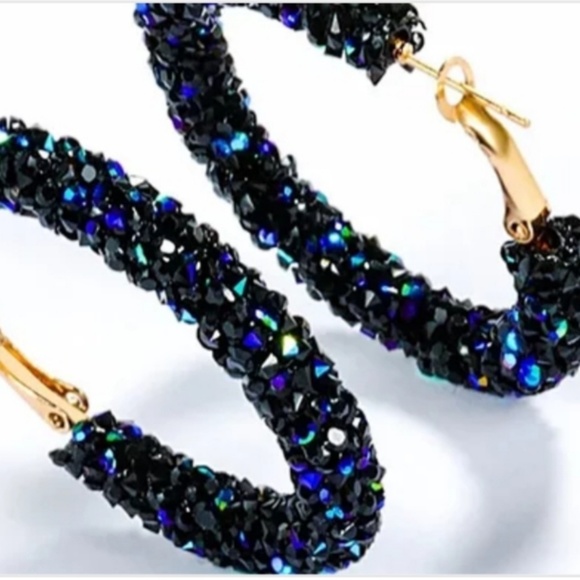 Nelly Hoop Earrings - Picture 2 of 8